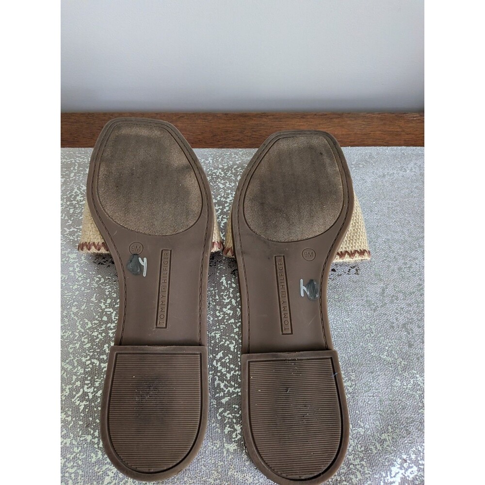 TOMMY HILFIGER Sandals Women 10 Pezley Tan Brown Logo Slides M Burlap Gold Vacay - Picture 6 of 7